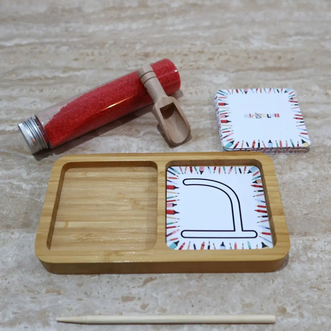 אותיות בחול Riri's Club