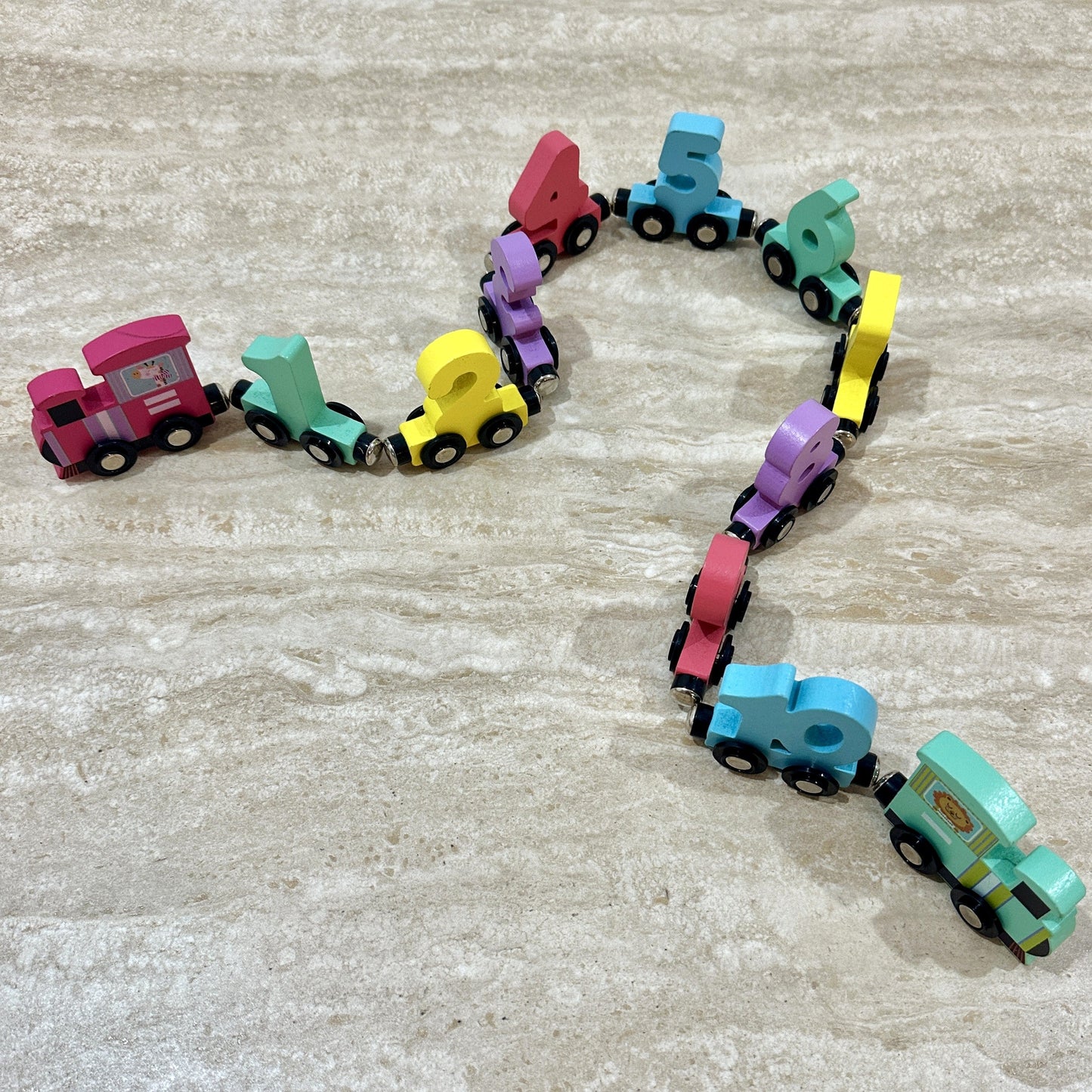 רכבת המספרים Riri's Club