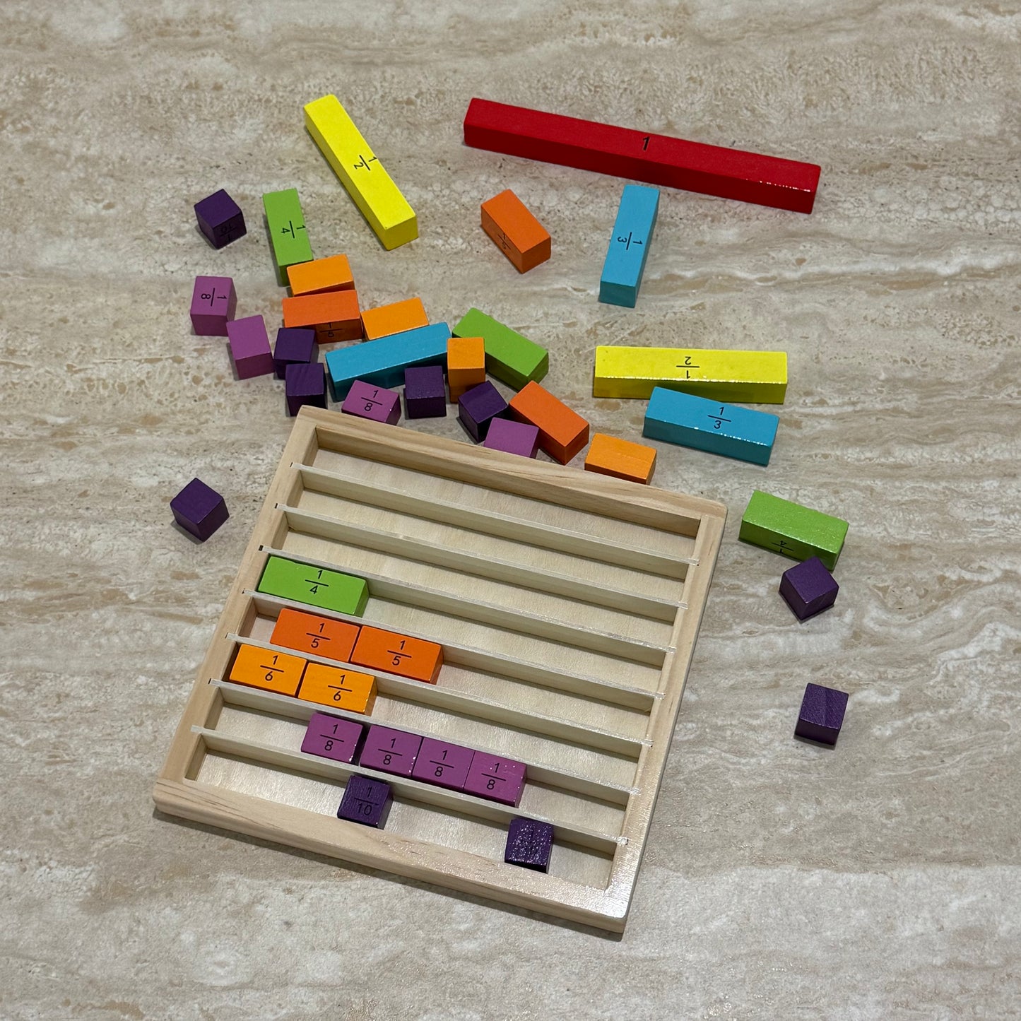 אמצעי המחשה שברים - צבעוני