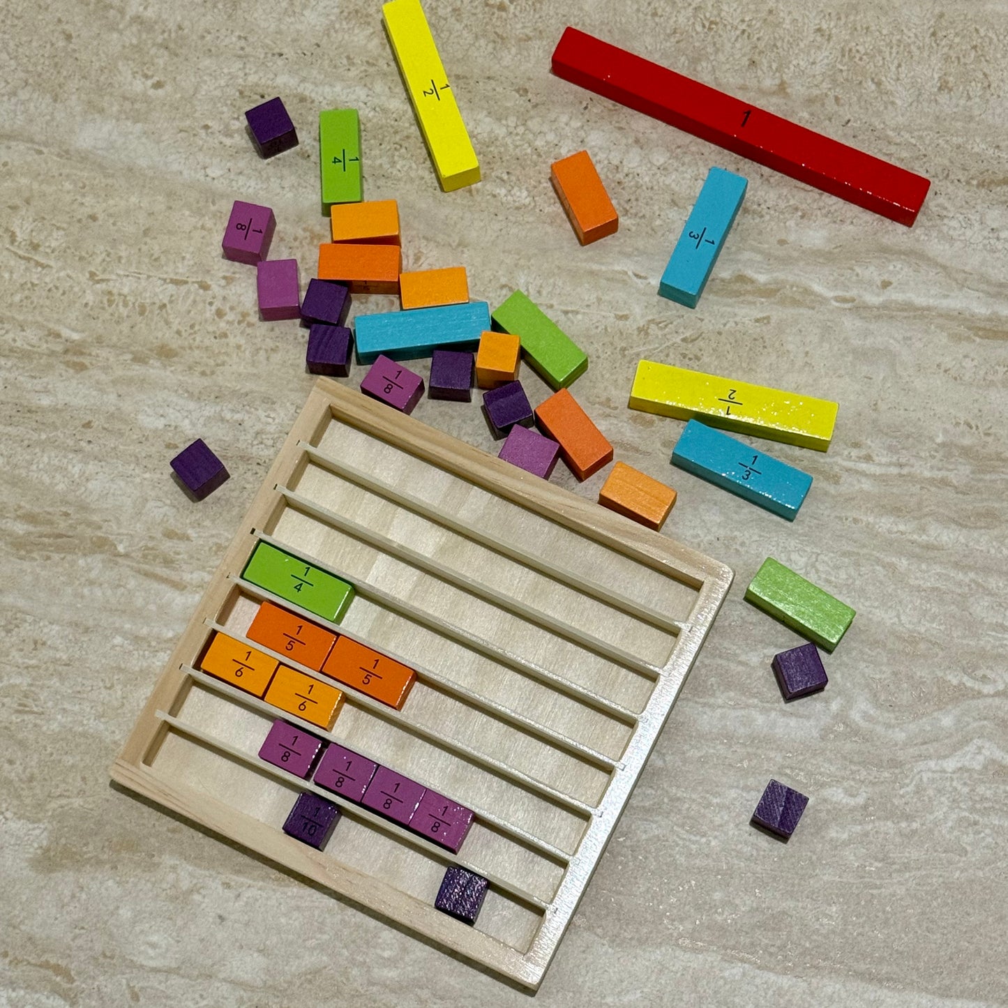 אמצעי המחשה שברים - צבעוני